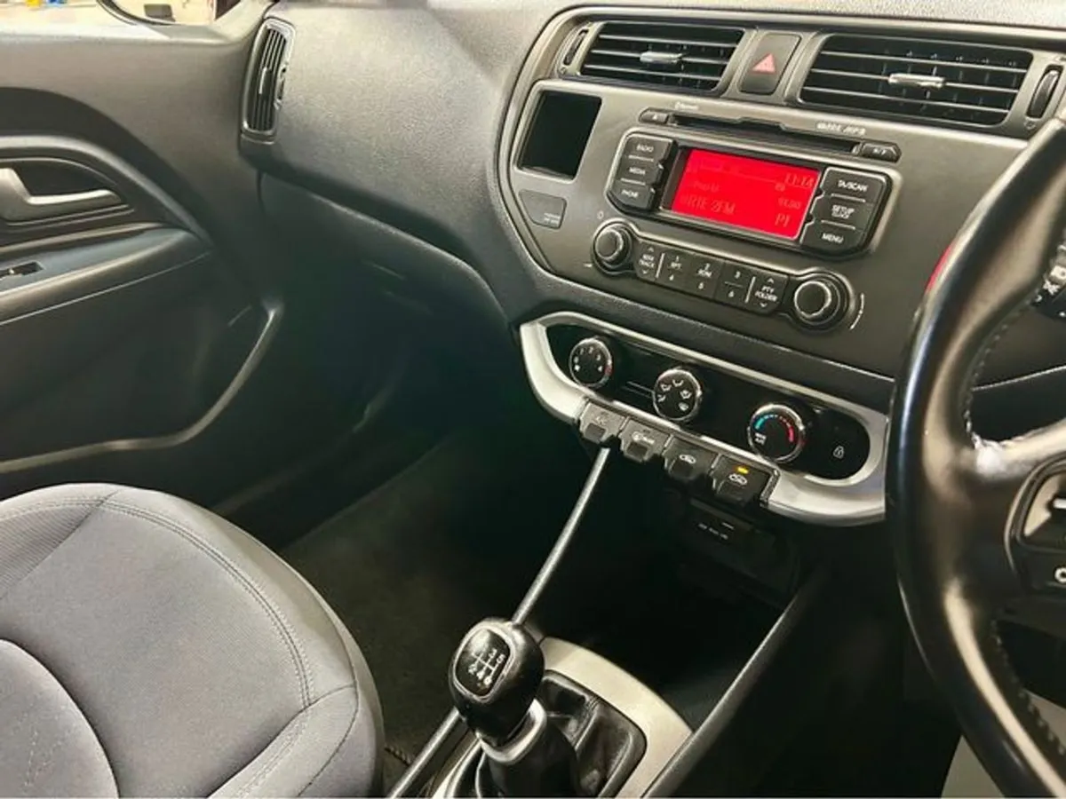 Kia Rio 1.4 D EX 4DR 4 - Image 2