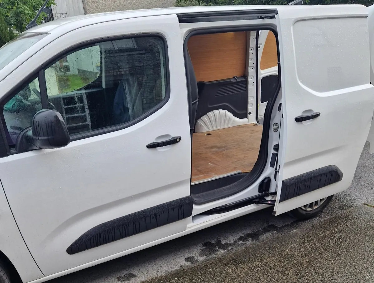Citroen Berlingo 2022 - Image 1