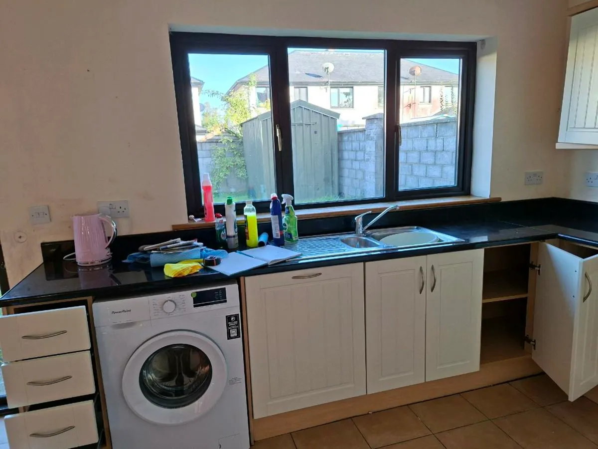 Kitchen and Granite worktop - Image 1