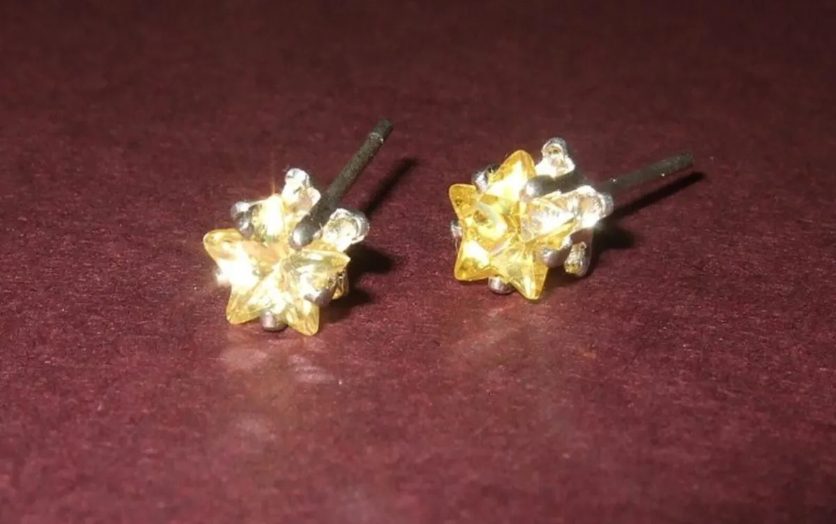 Vintage Silver Champagne Sapphire Solitaires - Image 2