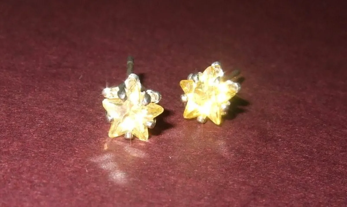 Vintage Silver Champagne Sapphire Solitaires - Image 4