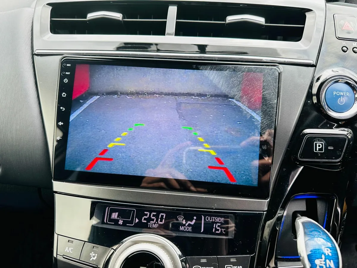 Toyota Prius 2017 - Image 3