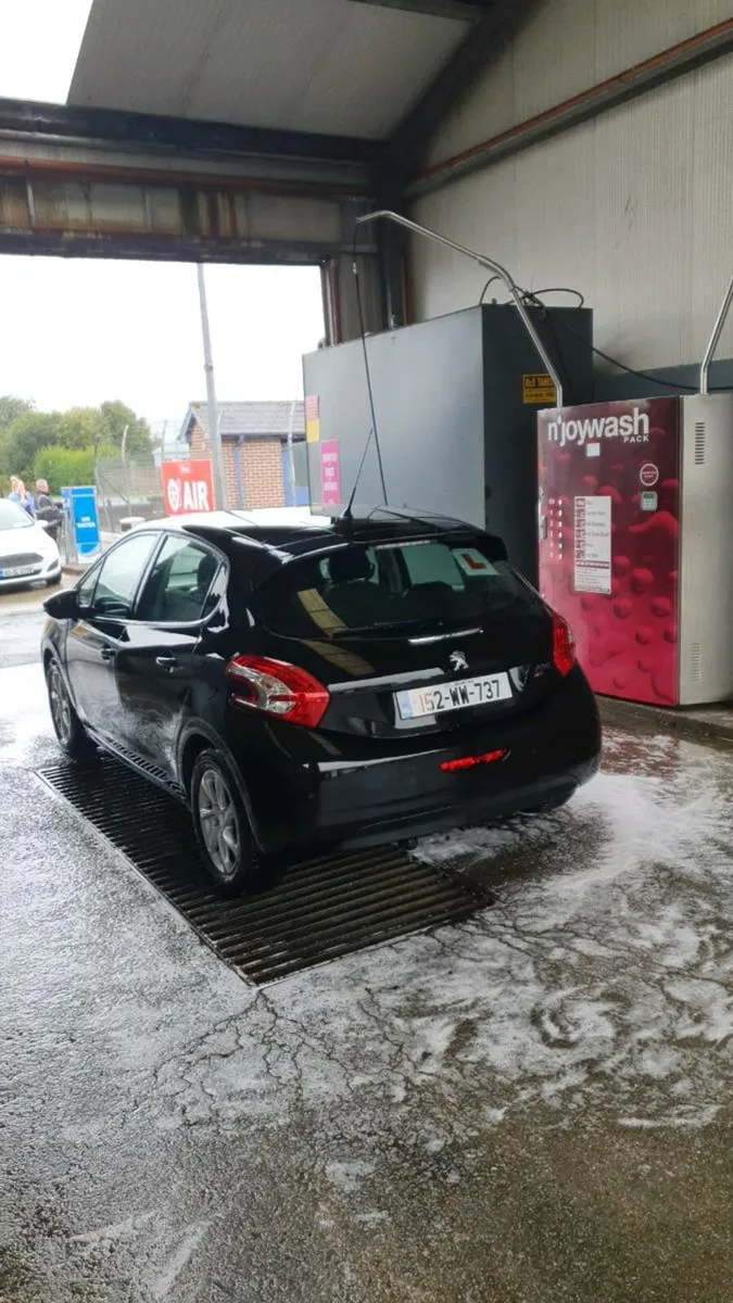 Peugeot 208 diesel Auto - Image 2