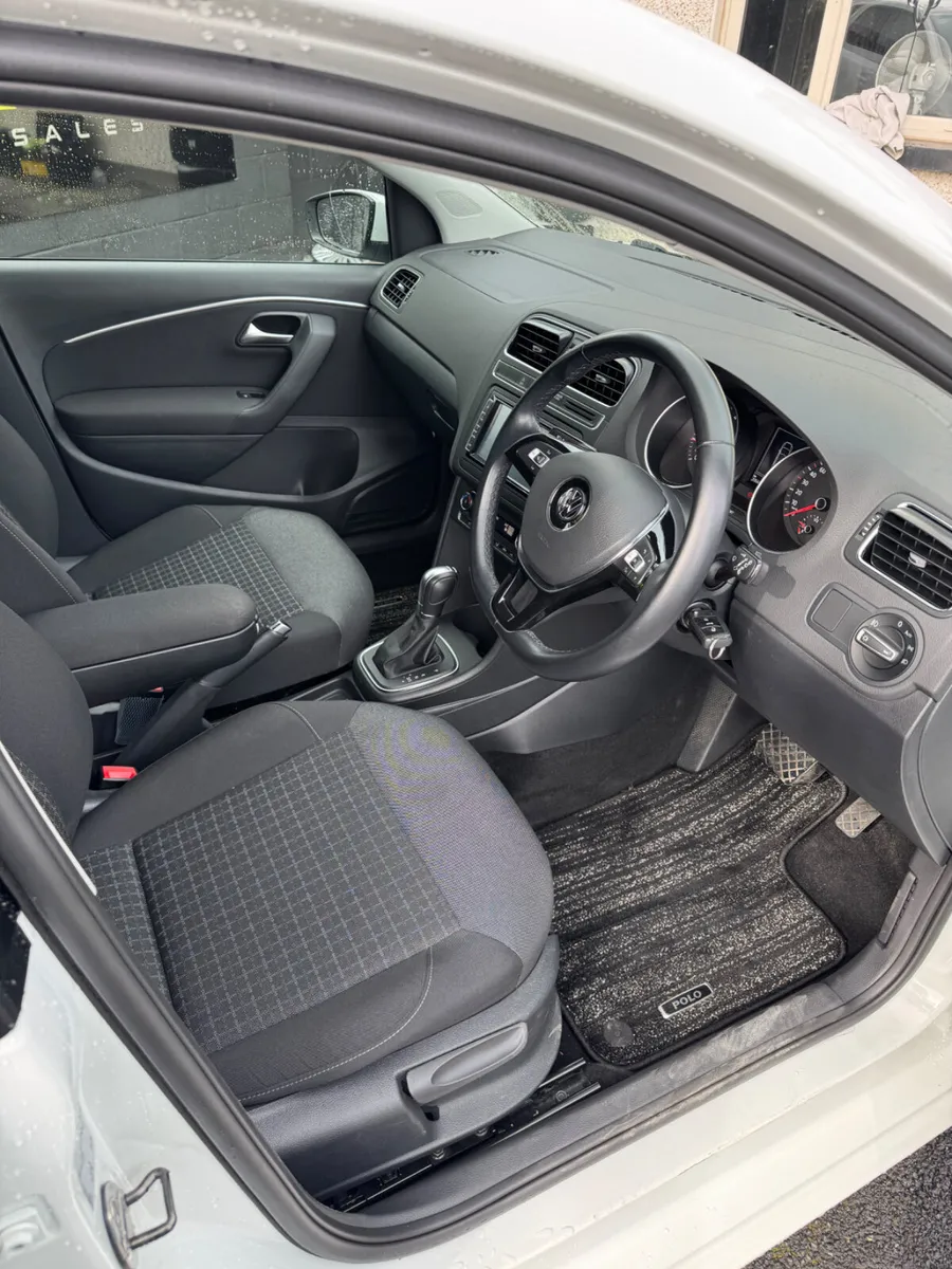Volkswagen Polo 2017 1.2 automatic - Image 4