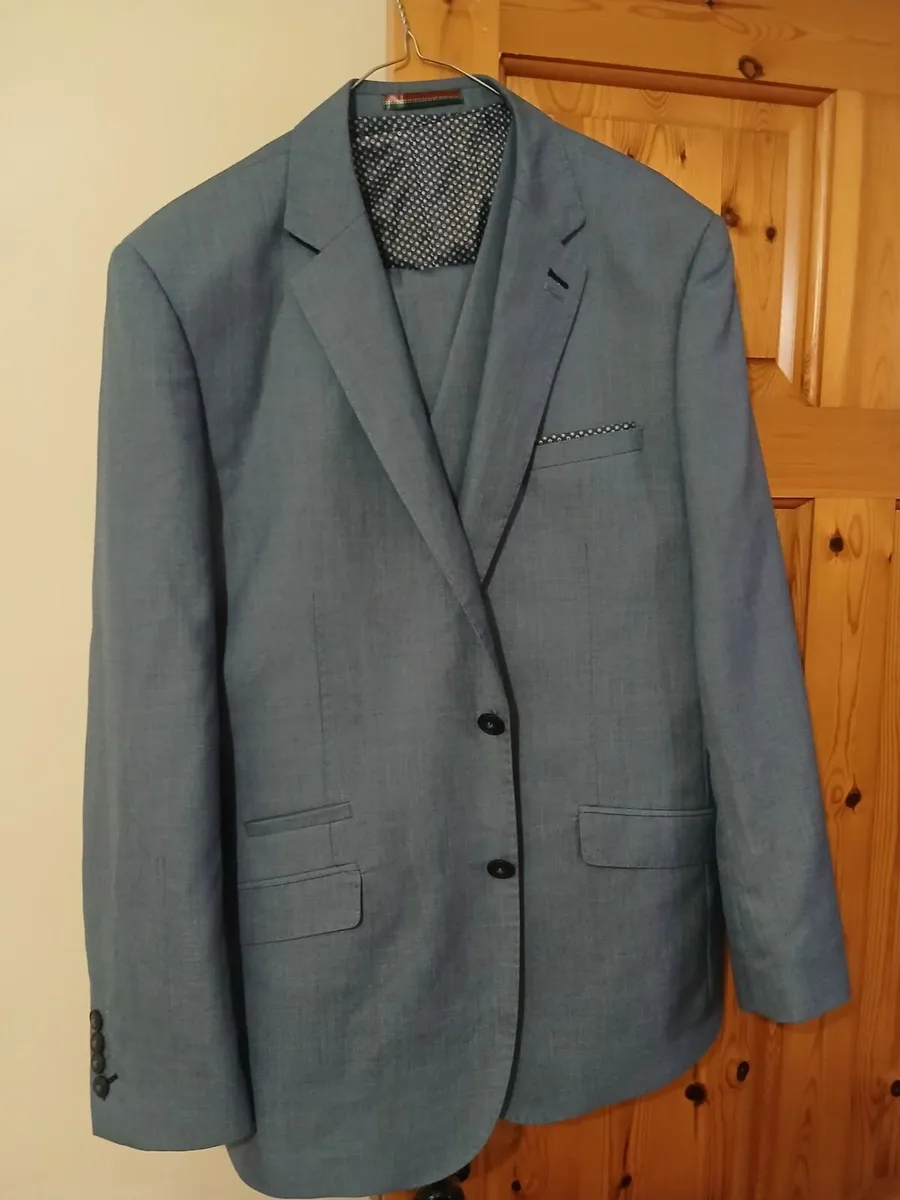 Mens suit 3 pce Cavinni - Image 1