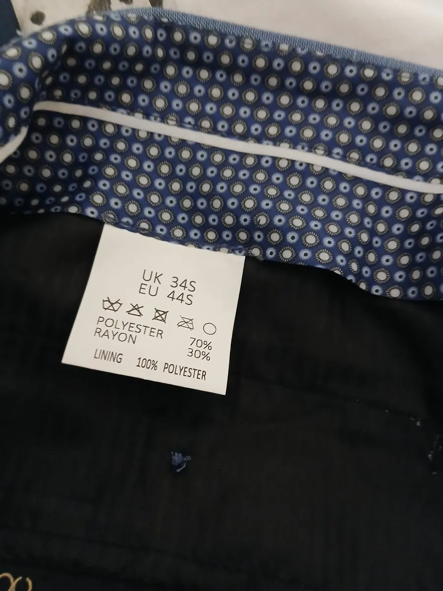 Blue Mens suit 3 pce Cavinni - Image 2