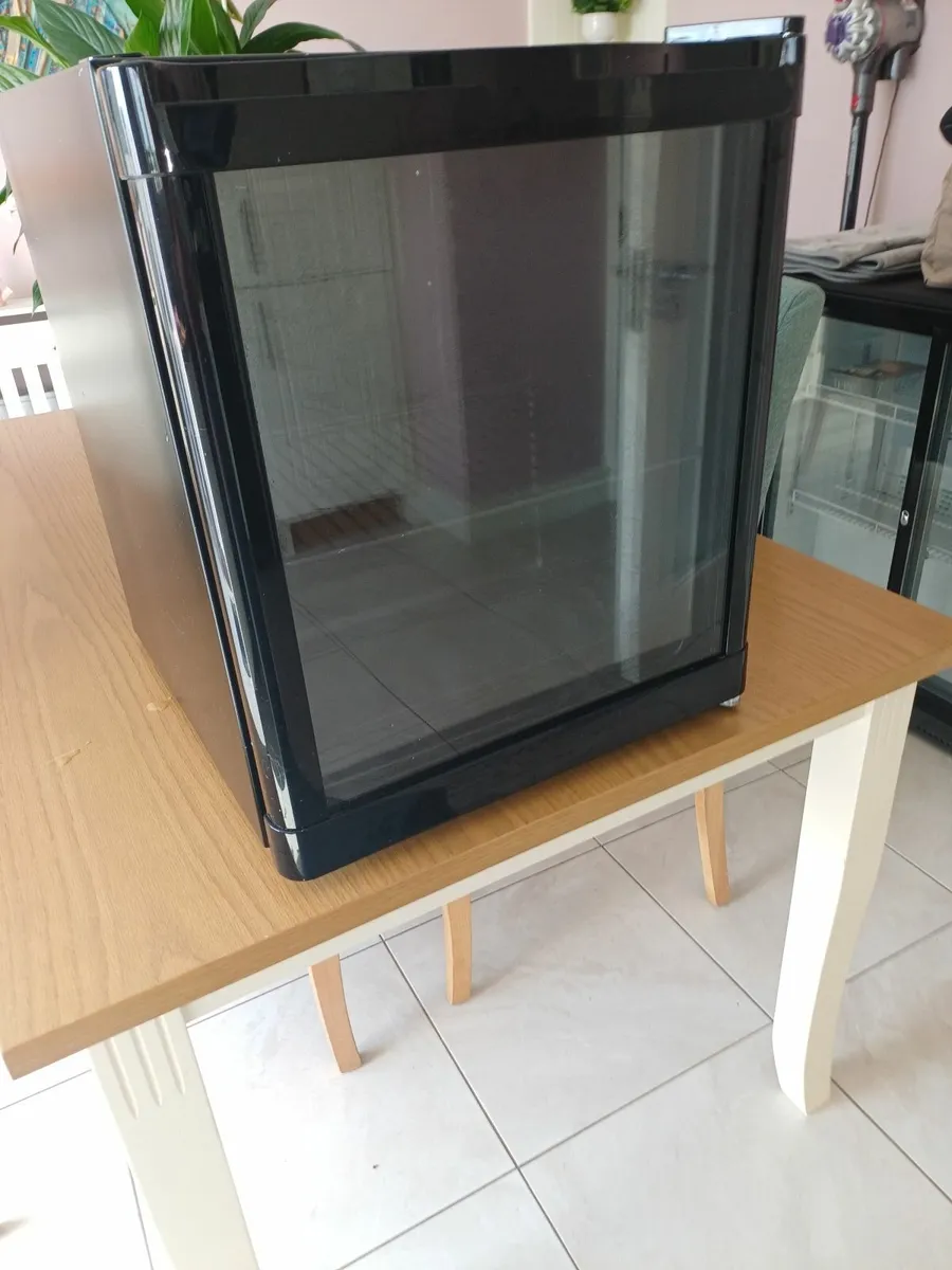 Counter top fridge - Image 1