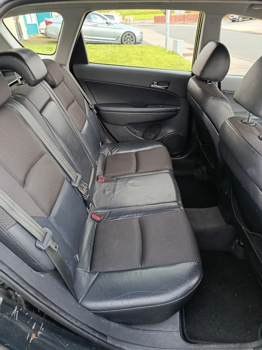 Hyundai i30 2010 - Image 4