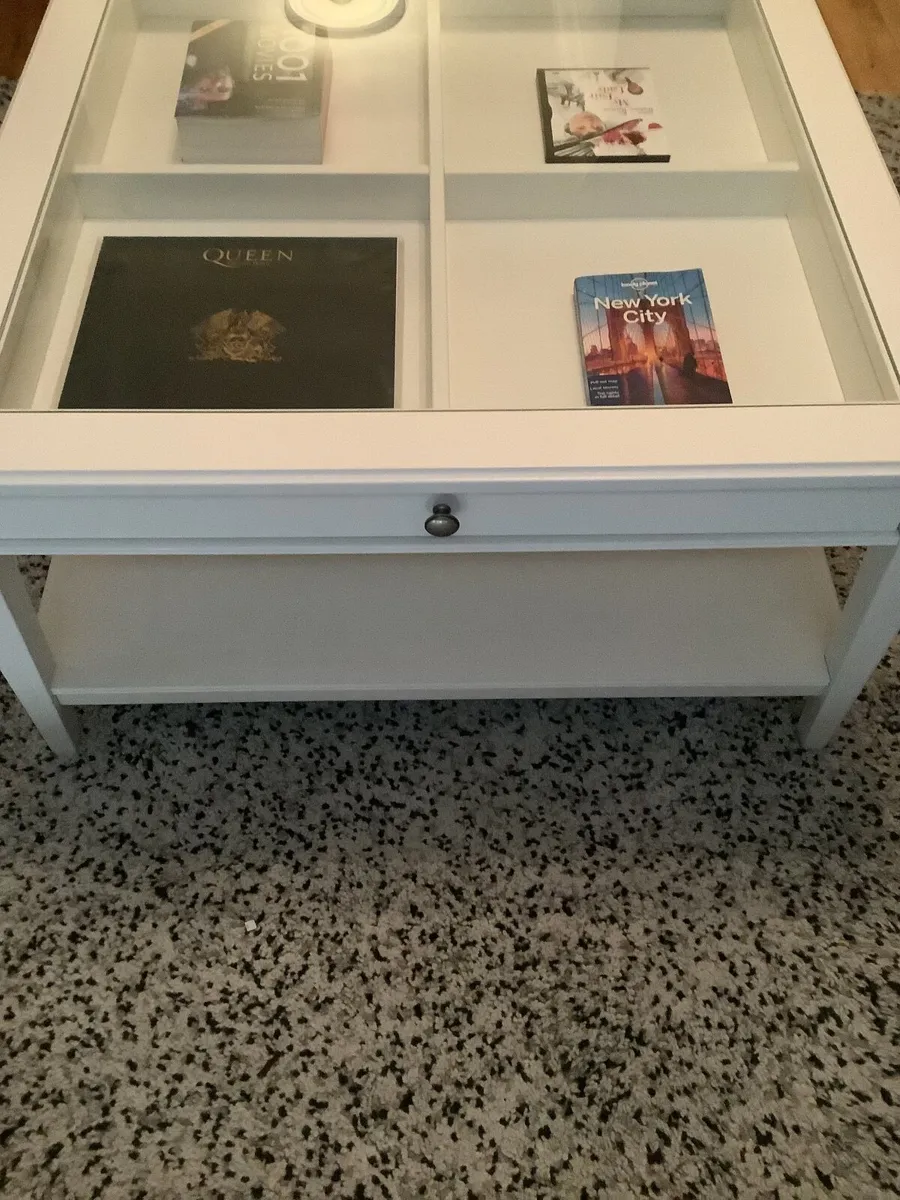 Coffee Table Excellent Condition - Image 4