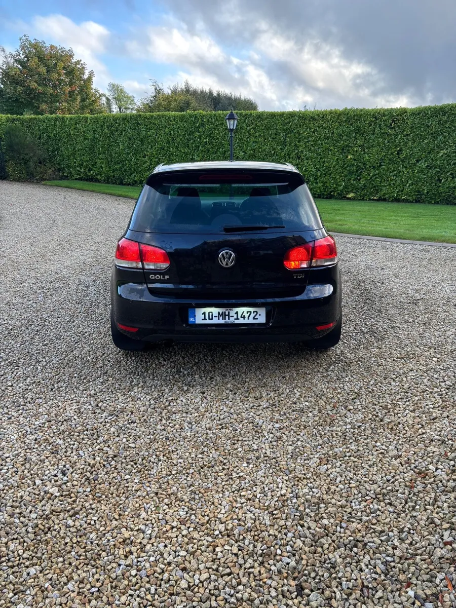 Volkswagen Golf 2010 - Image 4