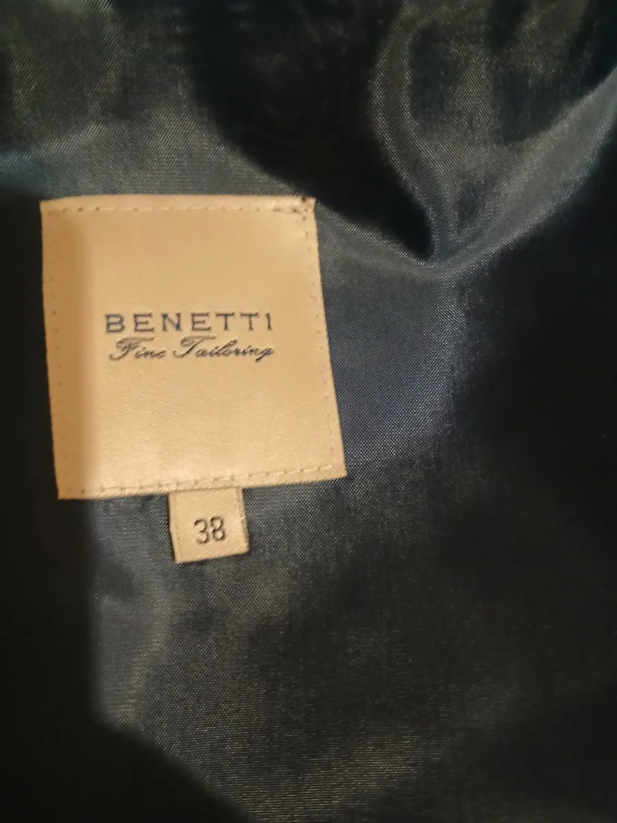 Mens suit 3 piece Benetti - Image 4