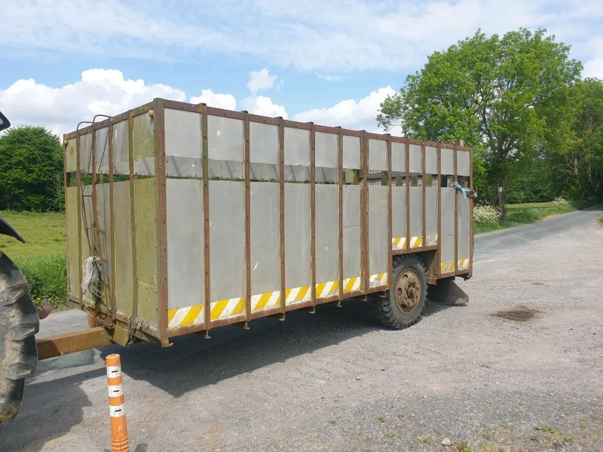 Cattle trailer - Image 1