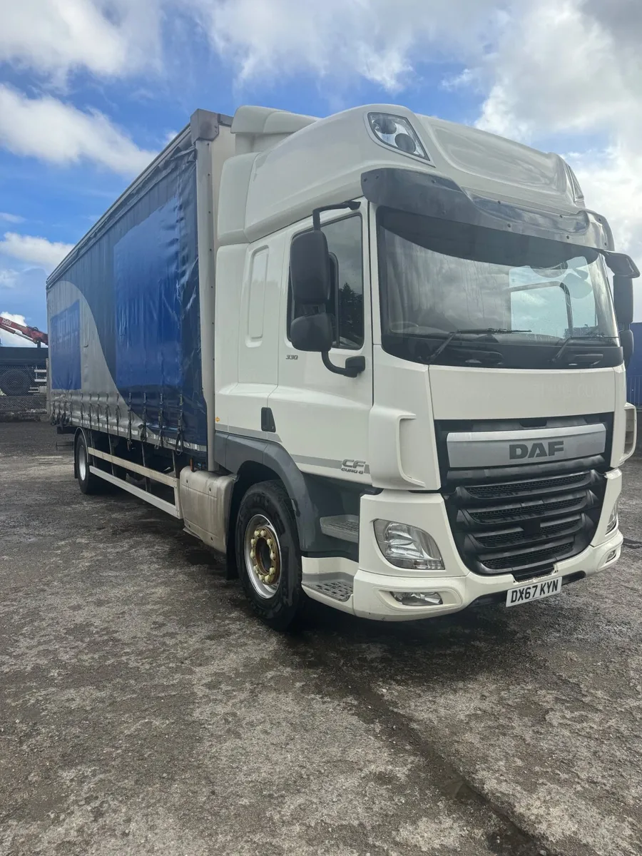 2017 DAF CF330 18ton curtainsider CHOICE - Image 2
