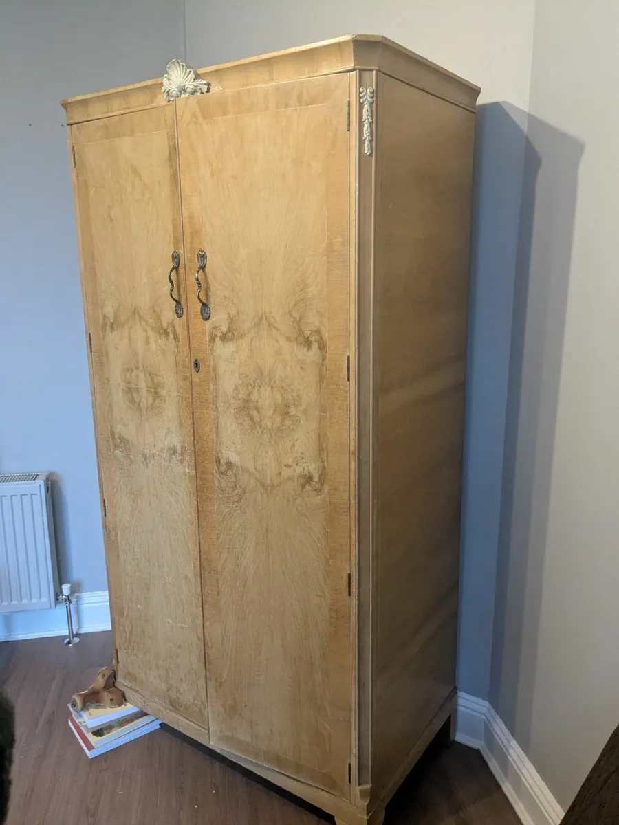 Free Wardrobe - Image 3