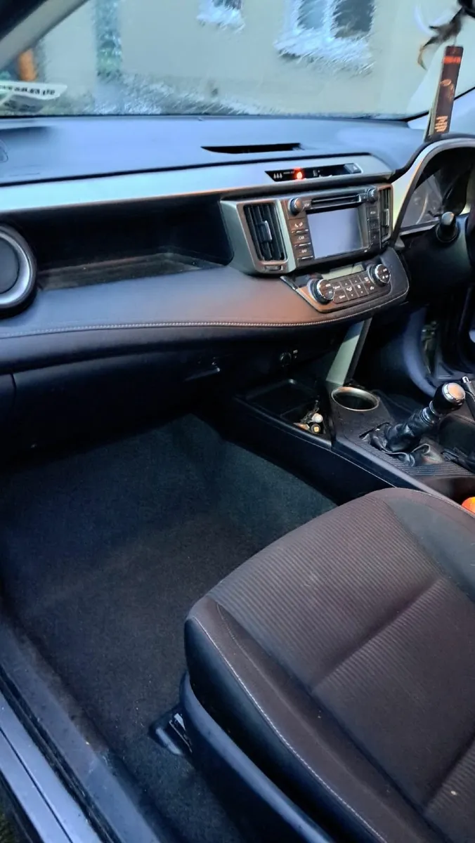 Toyota RAV4 2015 - Image 4
