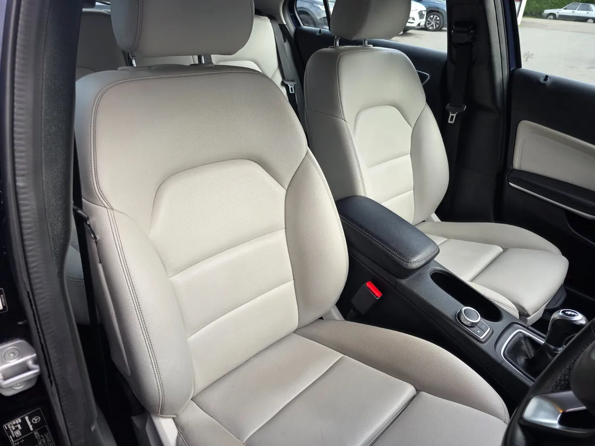 2017 Mercedes-Benz A180D SE EXECUTIVE - Image 4