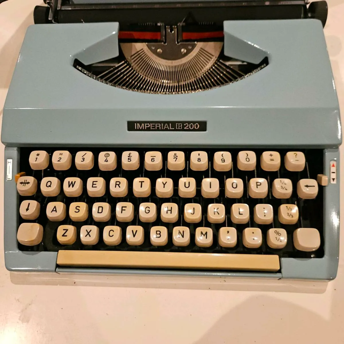 Imperial 200 vintage typewriter - Image 4