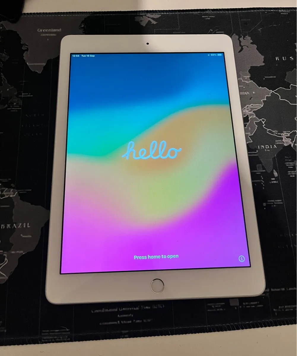 iPad - Image 1