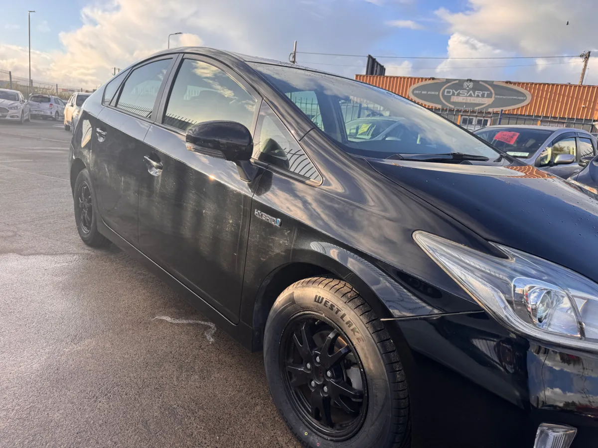 Toyota Prius 2015 - Image 3