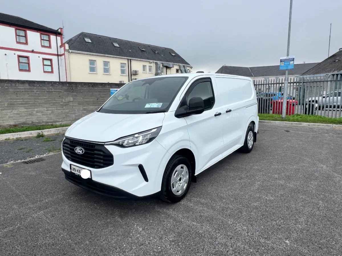2025 Ford transit custom trend - Image 2