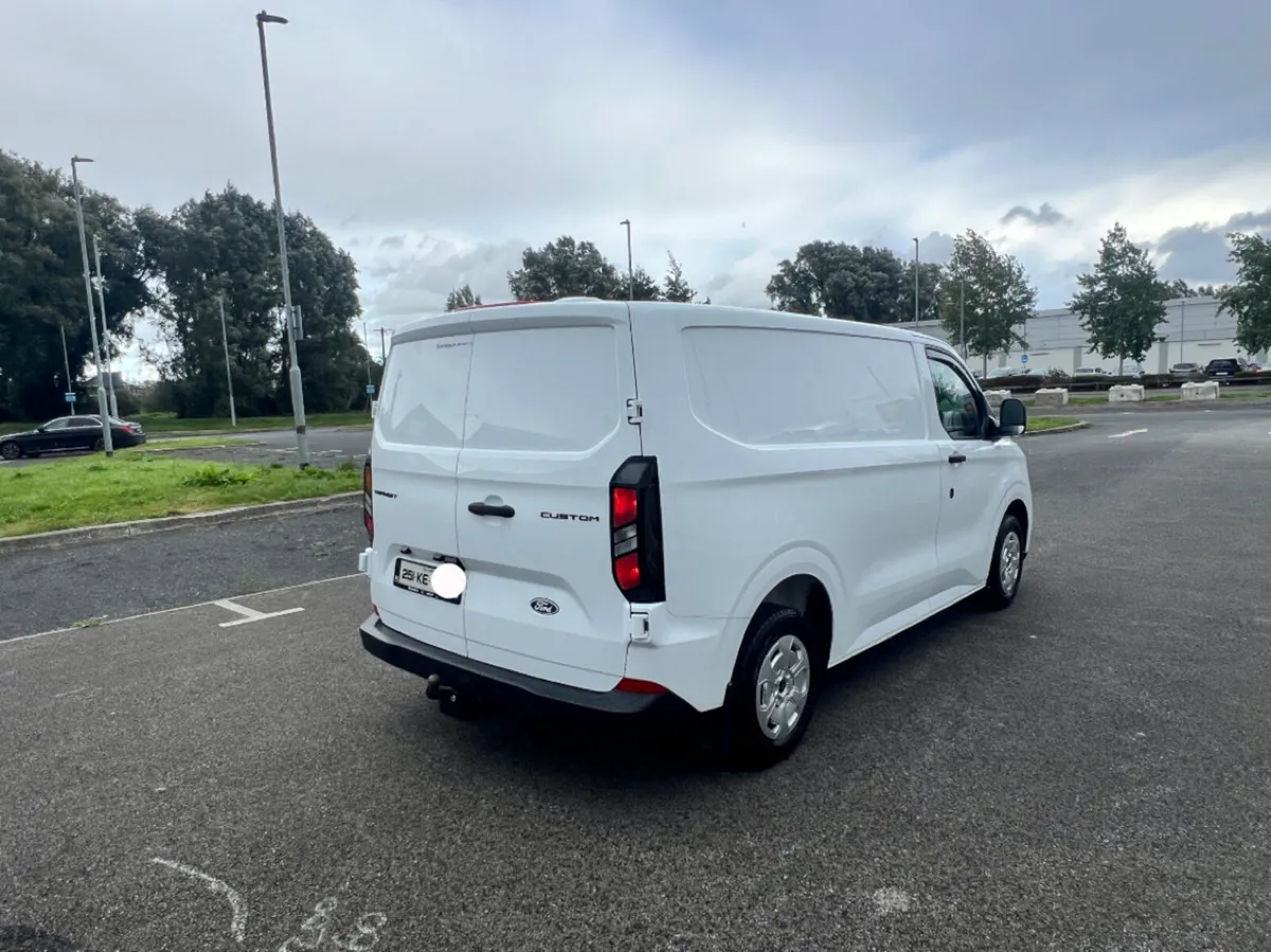 2025 Ford transit custom trend - Image 3