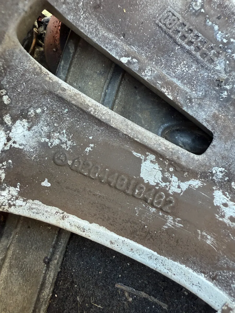 Genuine Mercedes 17 Inch - Image 2