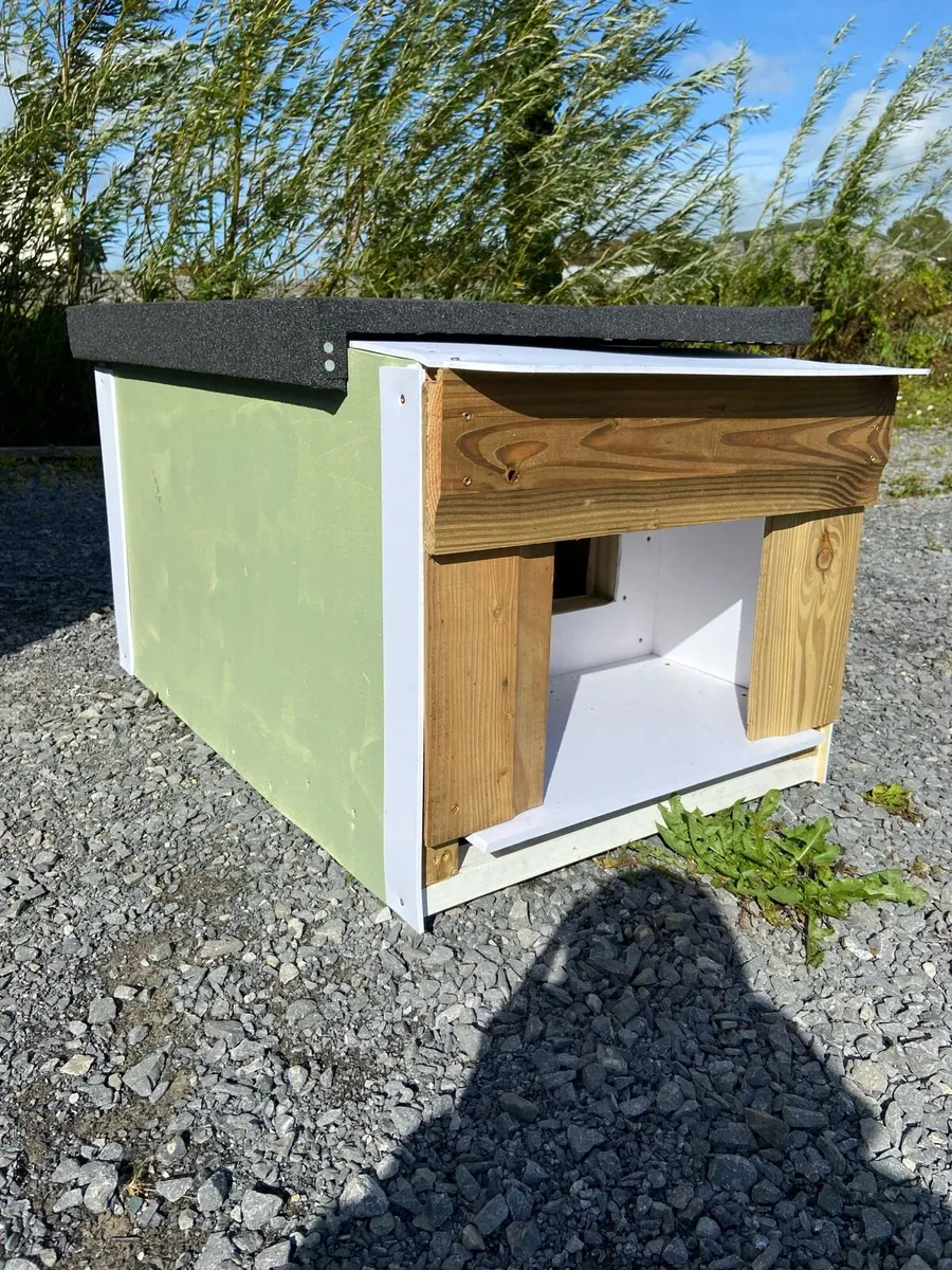 Cat house outdoors - Image 1