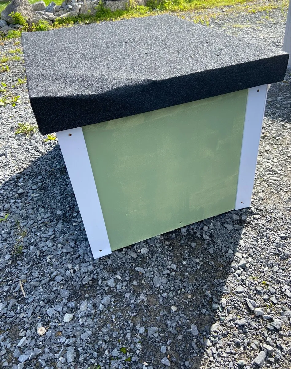 Cat house outdoors - Image 4