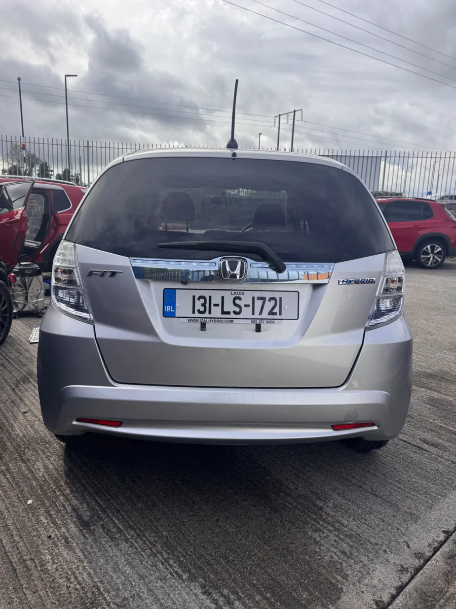 Honda Fit 1.3L HYBRID 2013 - Image 3