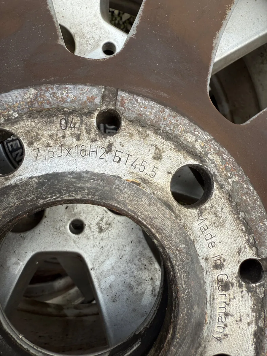 Genuine Mercedes E Class 16 Inch - Image 3