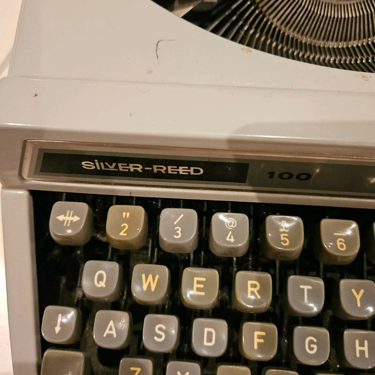 Silver Reed 100 typewriter - Image 3