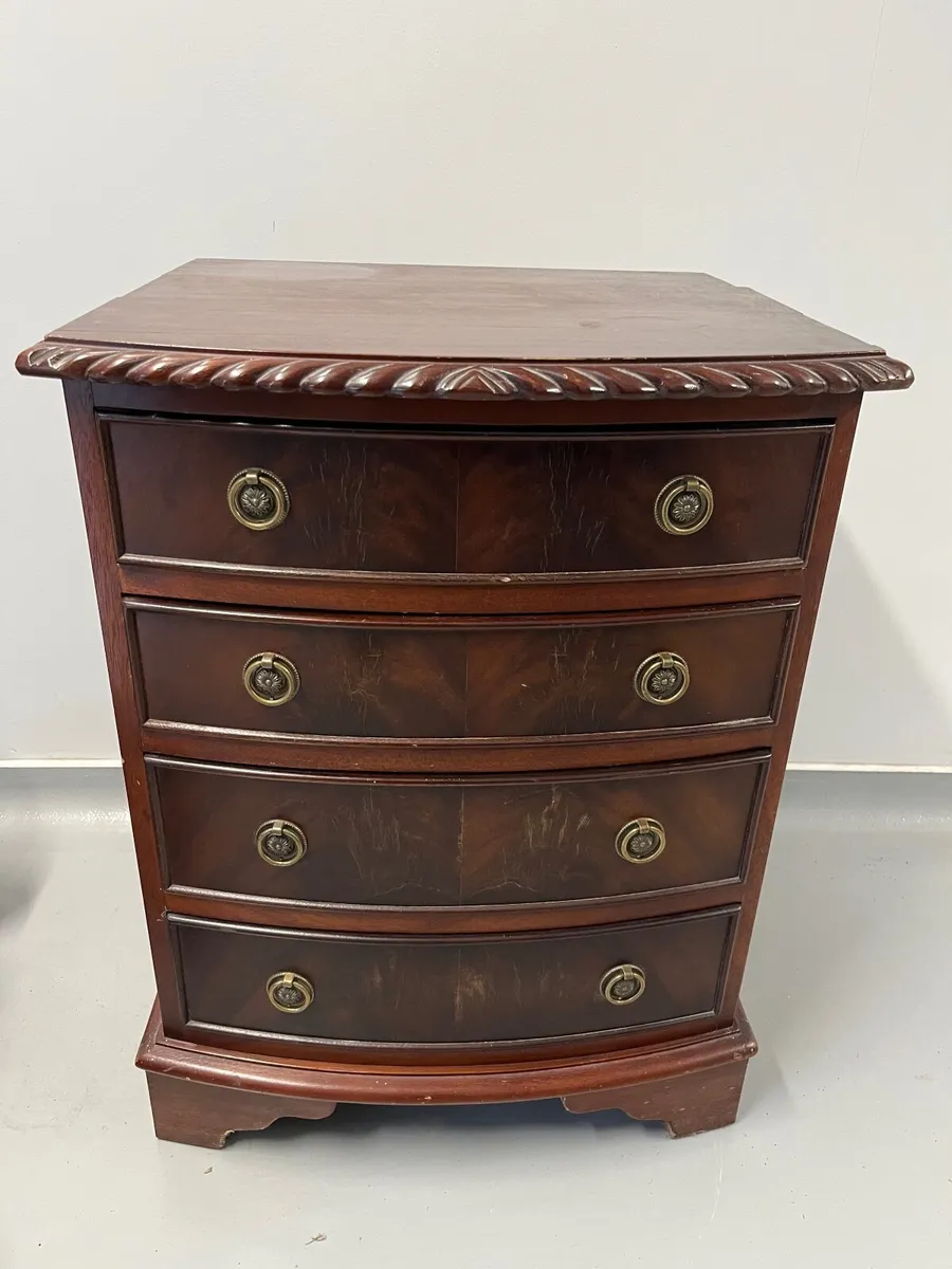 Chest of drawers - Image 1