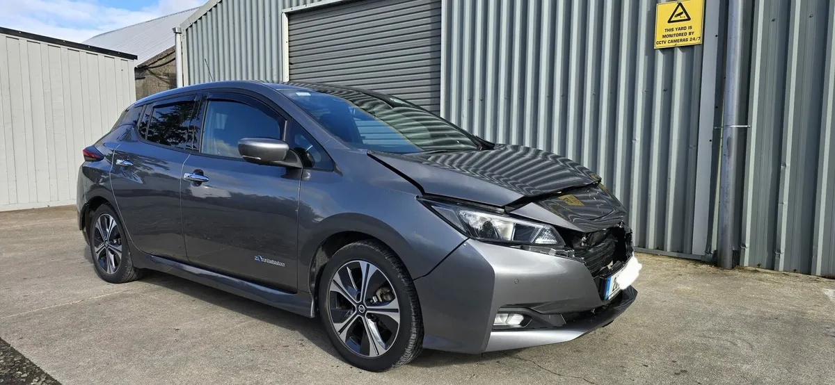201 NISSAN LEAF - Image 3