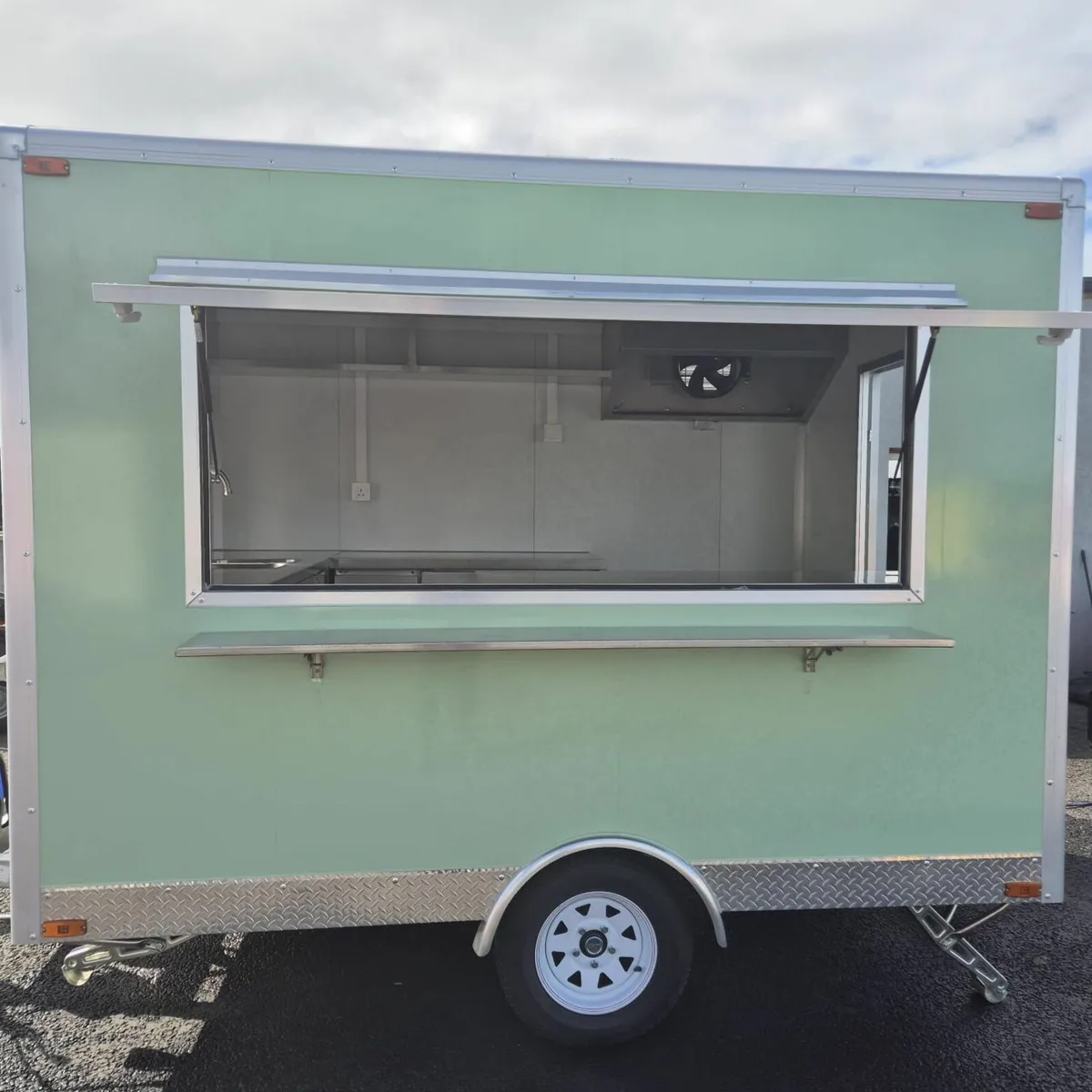 Catering unit - Image 1