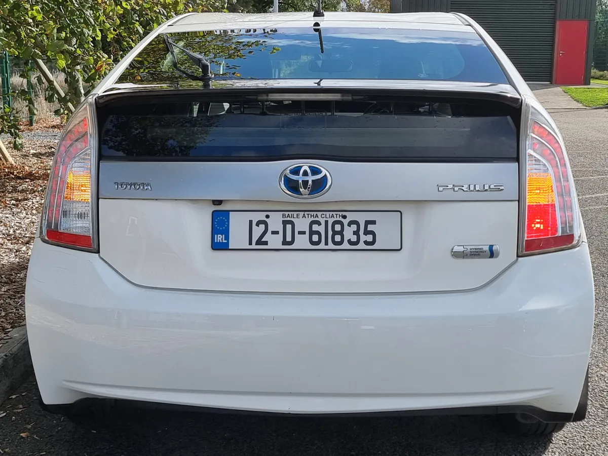 Toyota Prius 2012 low mileage €6990 - Image 3