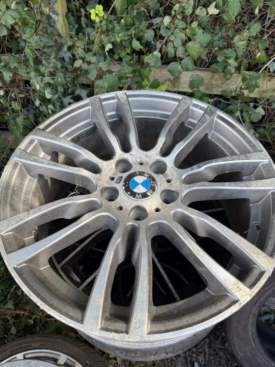 Genuine BMW f30 19 Inch Only 3 alloys - Image 1