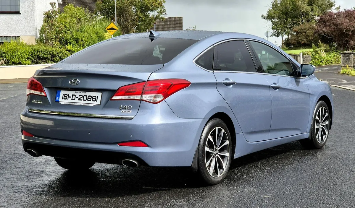 Car - Image 4