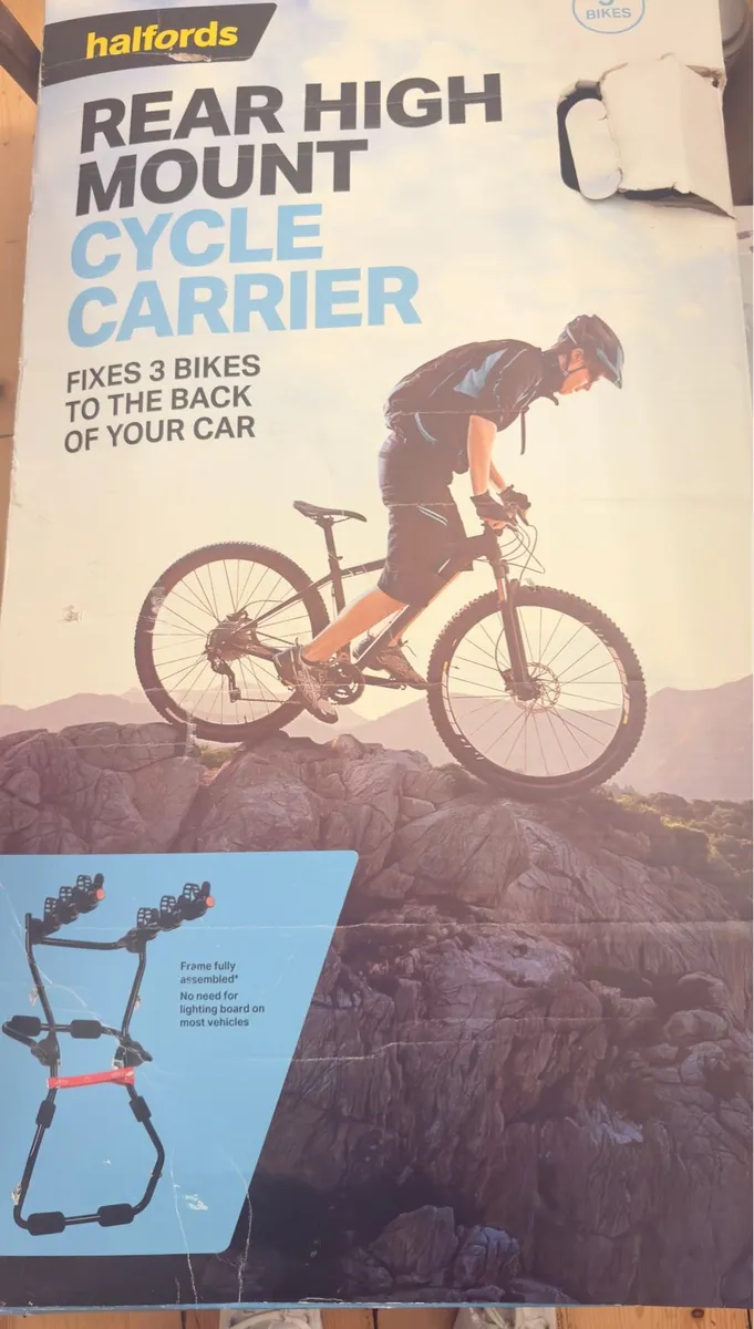 Read high mount bike rack - 3 bikes