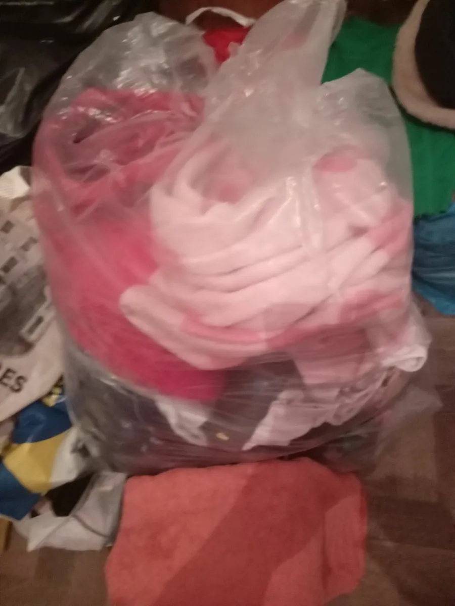 Bags of ladies clothes and towels - Image 1