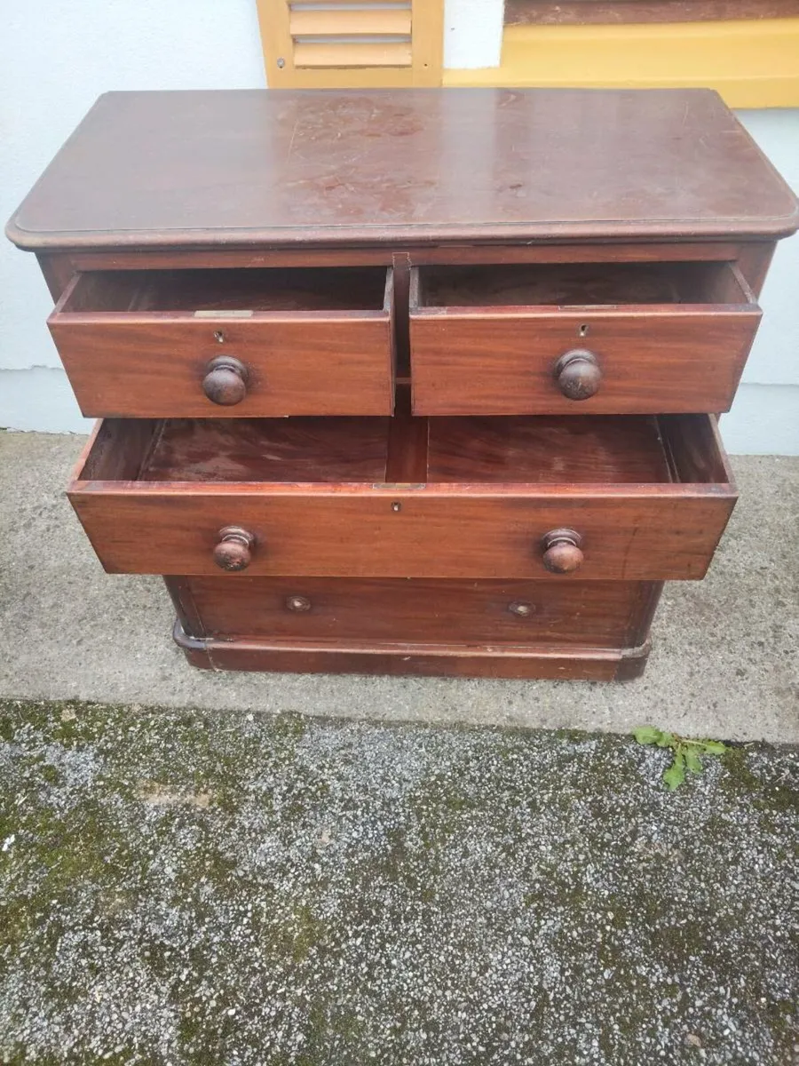 Antique Mahogany chest - Image 3
