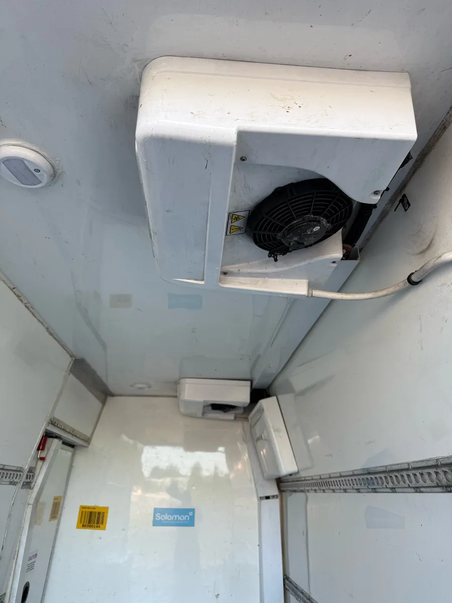 182 Nissan NV400 Fridge / Freezer - Image 3