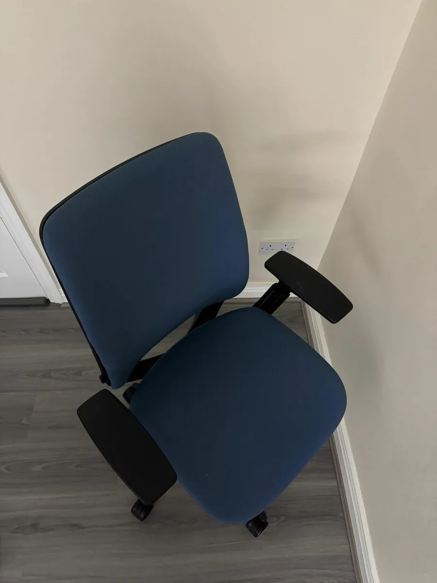 Steelcase Amia Office Chair - Image 3