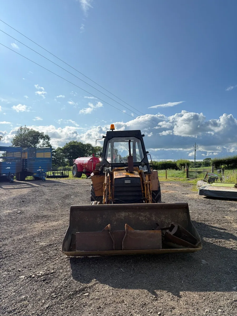 Case 580f digger - Image 4