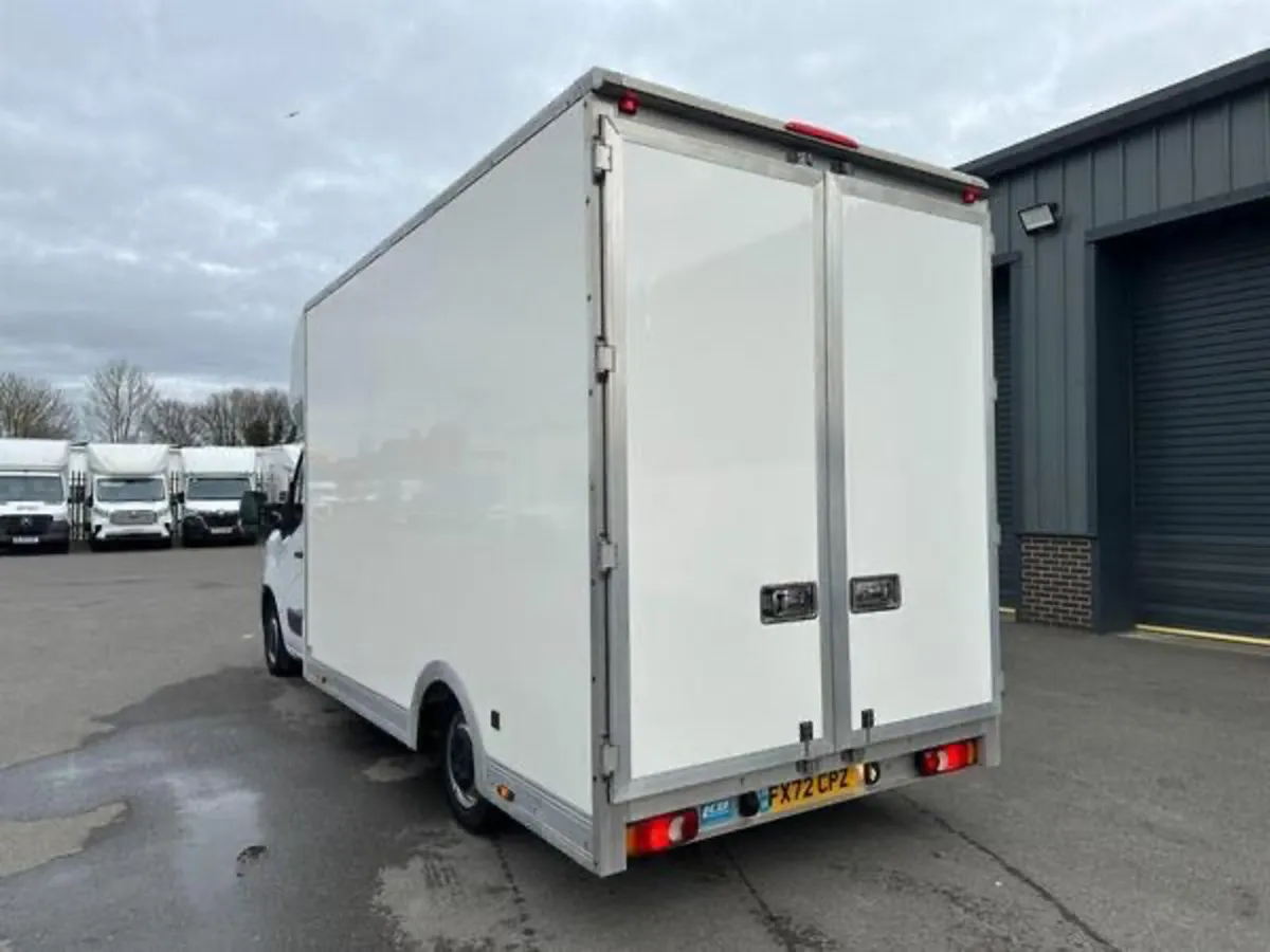2 x 2023 Renault Master Lowloaders - Image 4