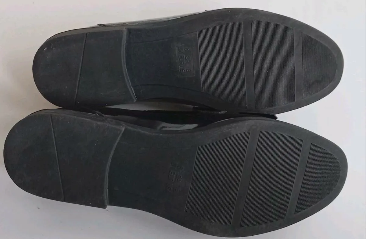 Ladies Shoes Flats NEW - Image 3