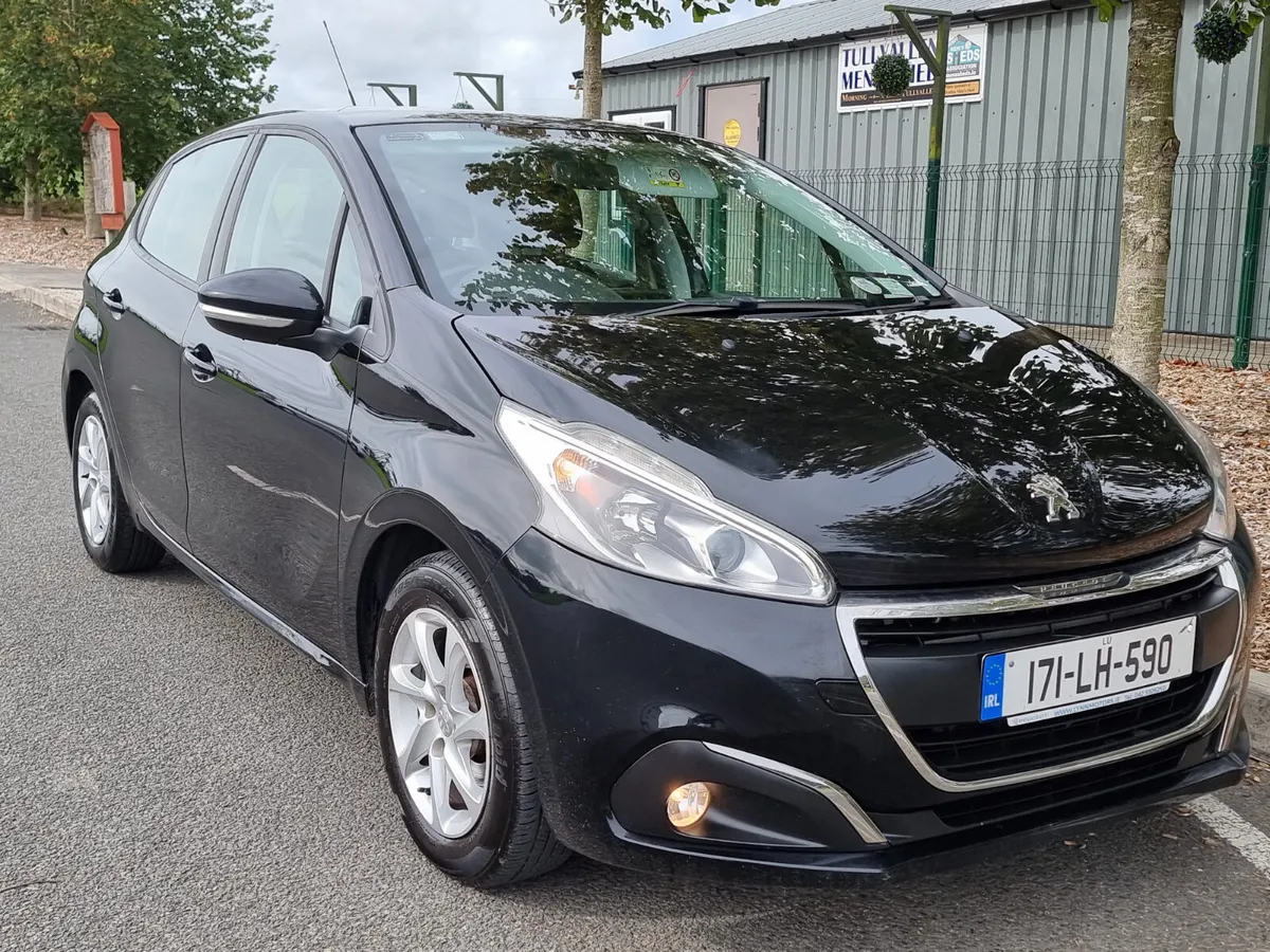 Peugeot 208 2017 petrol ⛽️ 1.2L €7900 - Image 1