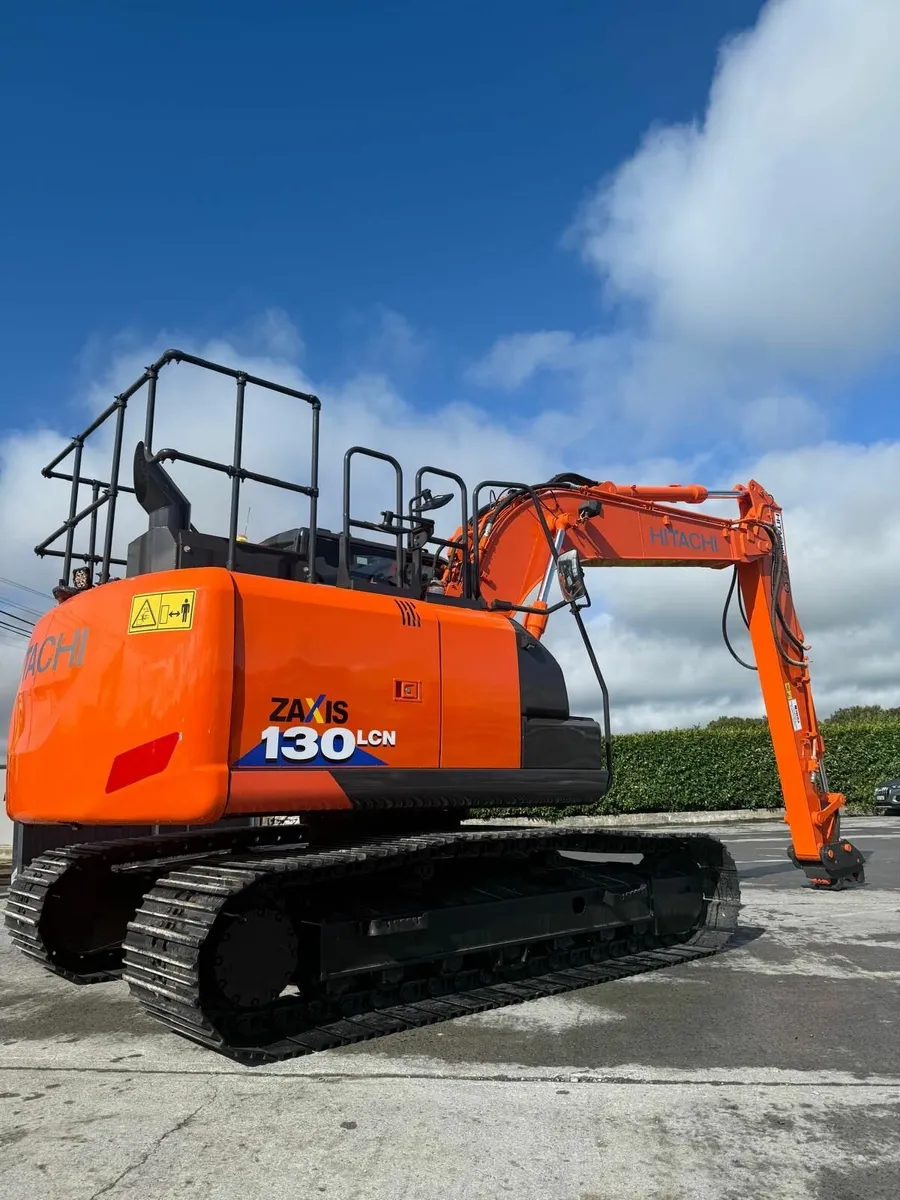 Hitachi 130-6 - Image 1