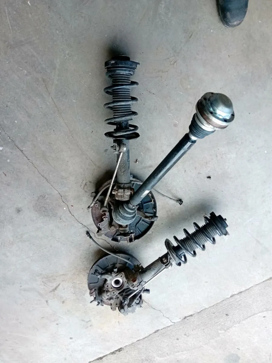 Volkswagon Tiguan parts - Image 3