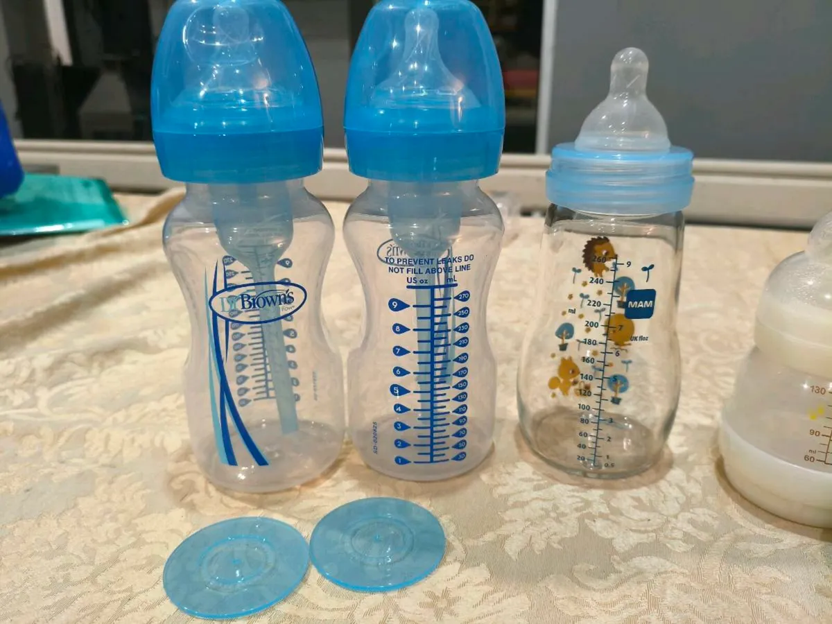 Selection of baby bottles - Image 2