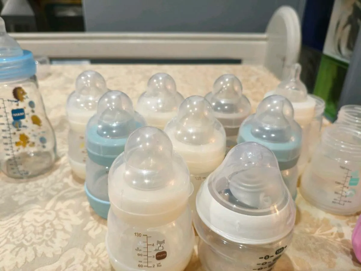 Selection of baby bottles - Image 3